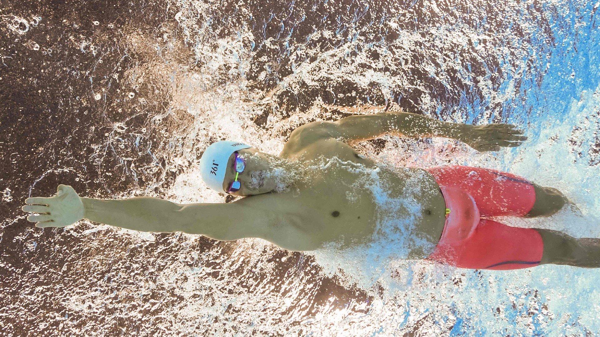 UFC 318，凯勒·菲利普斯险胜维尼修斯·奥利维拉，轻量级新星上演惊魂逆转