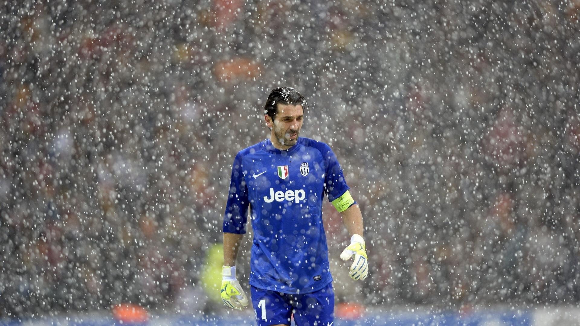 德甲揭幕战,莱万破门难救主 佐默神扑助门兴逼平拜仁